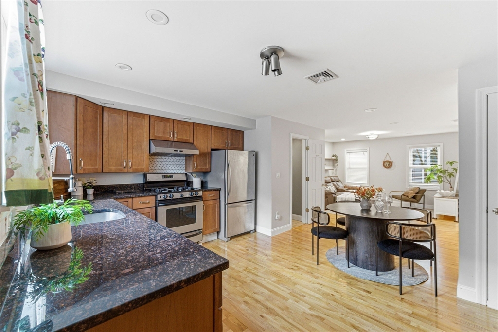 3 Mullins Ct # 3