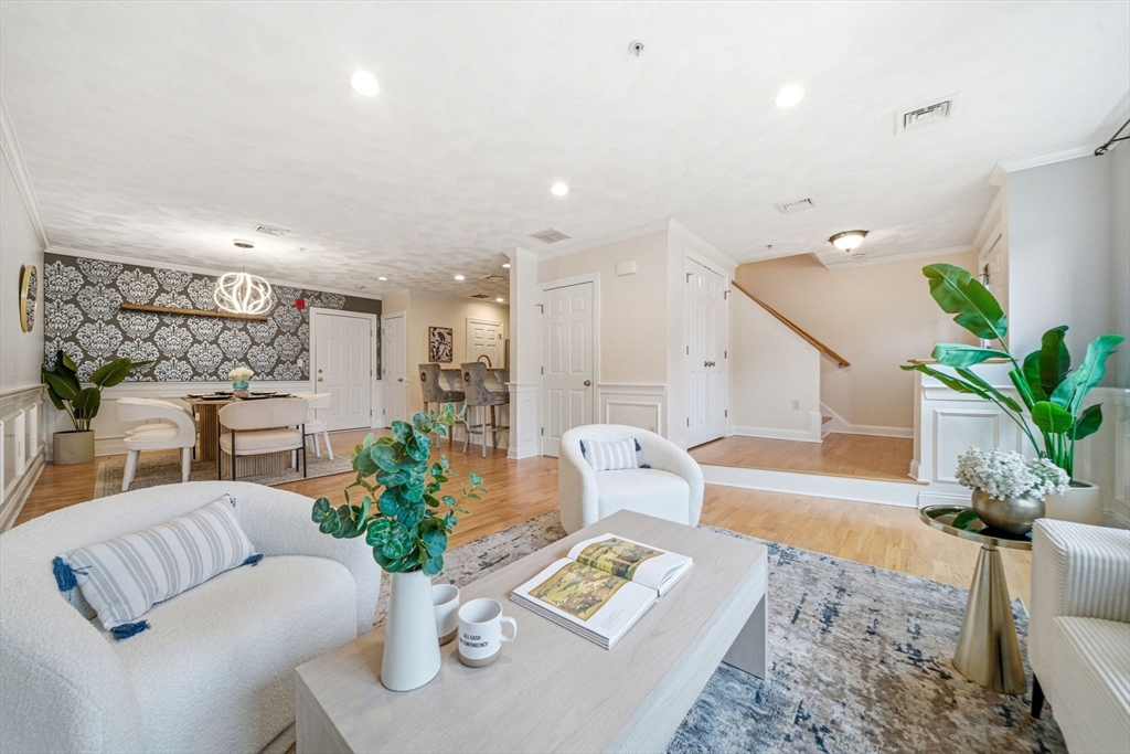 215 Harvard St # 13