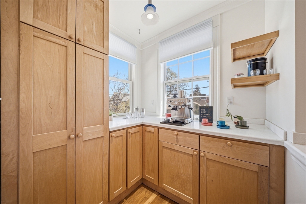 52 Greenleaf Ave # 52