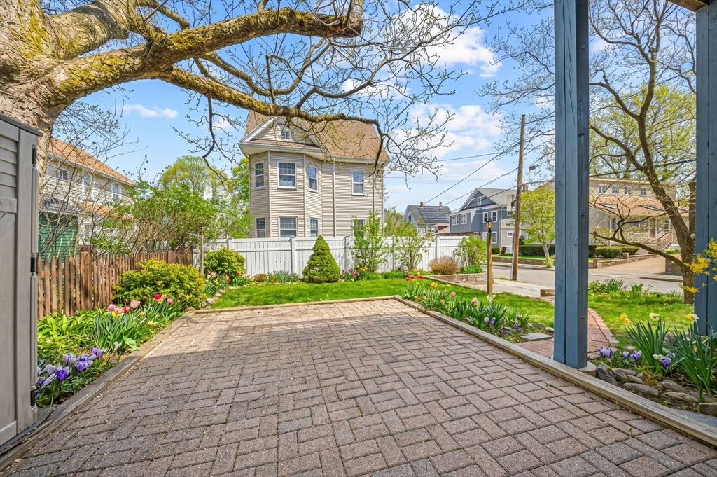 52 Greenleaf Ave # 52