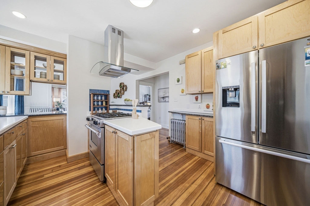 52 Greenleaf Ave # 52