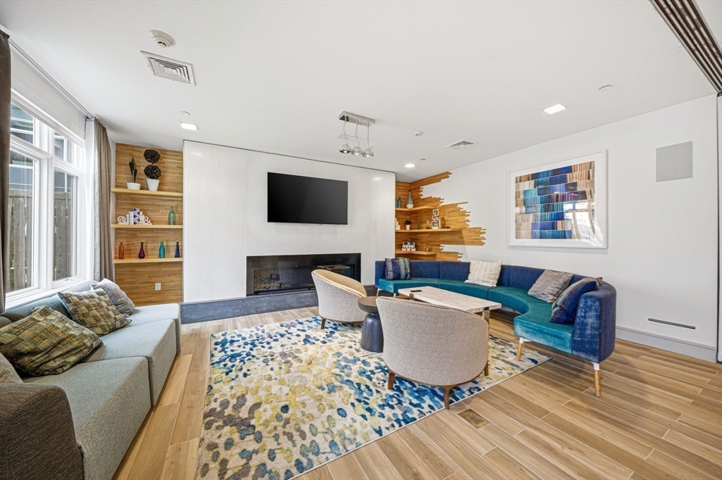 180 Telford St # 312