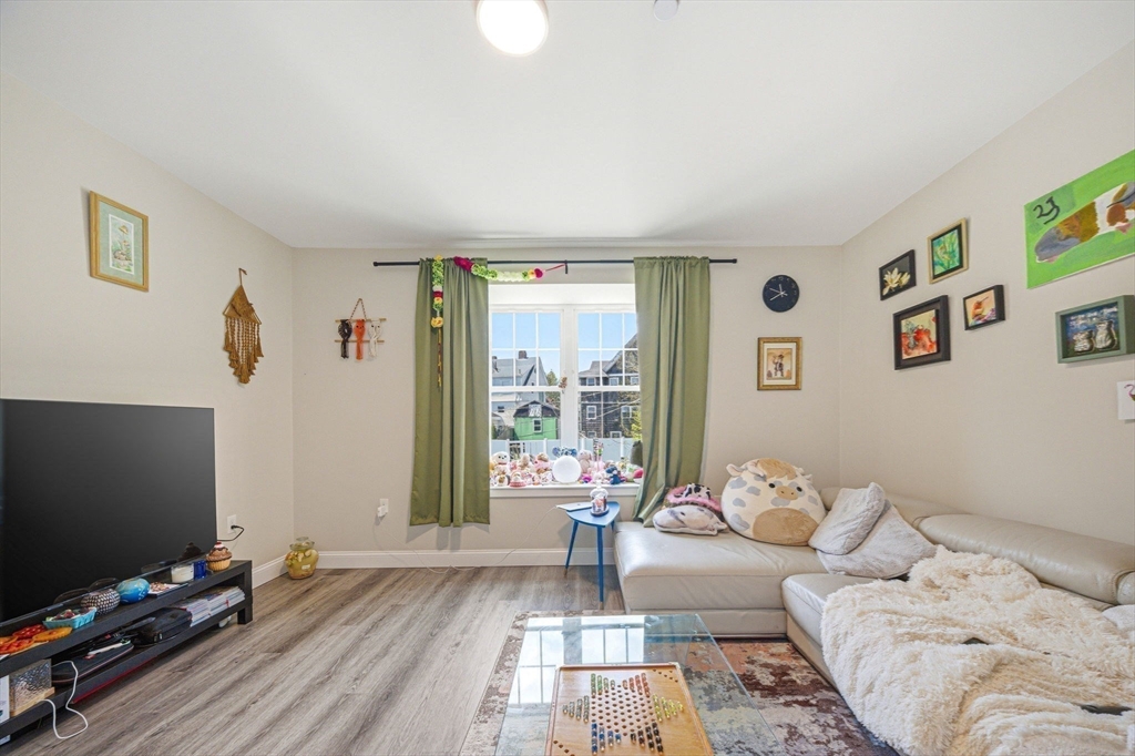 365 Newport Ave # 303