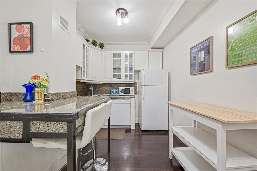 21 Beacon St # 4G