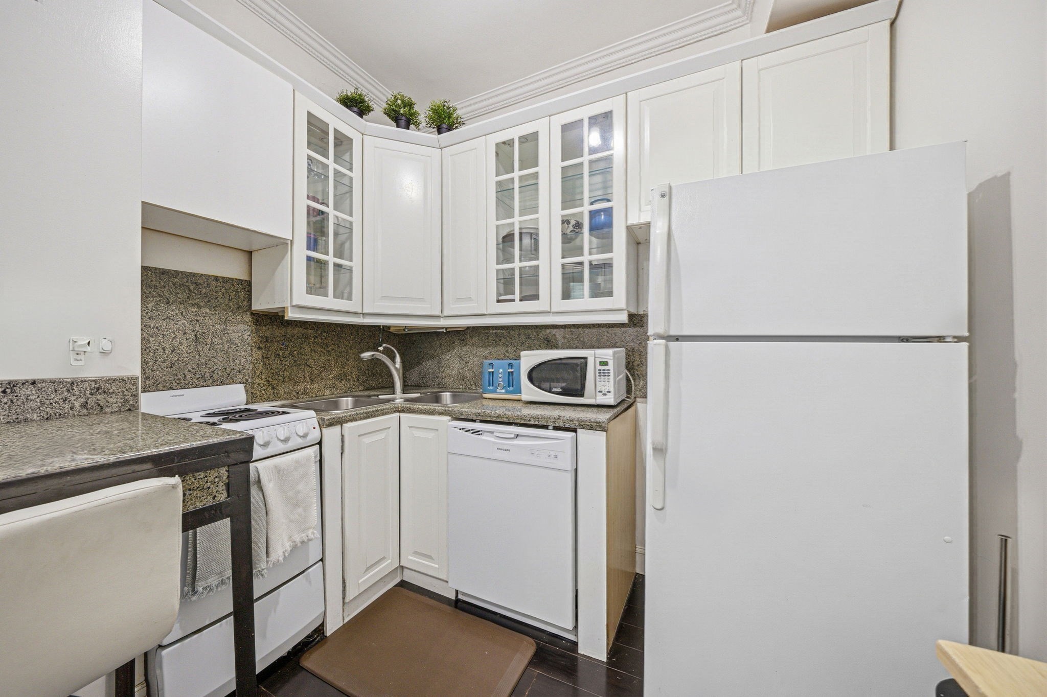 21 Beacon St # 4G