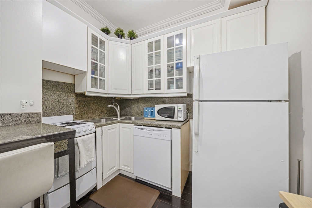 21 Beacon St # 4G