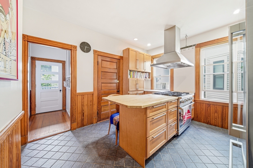 113 Antrim St # 3