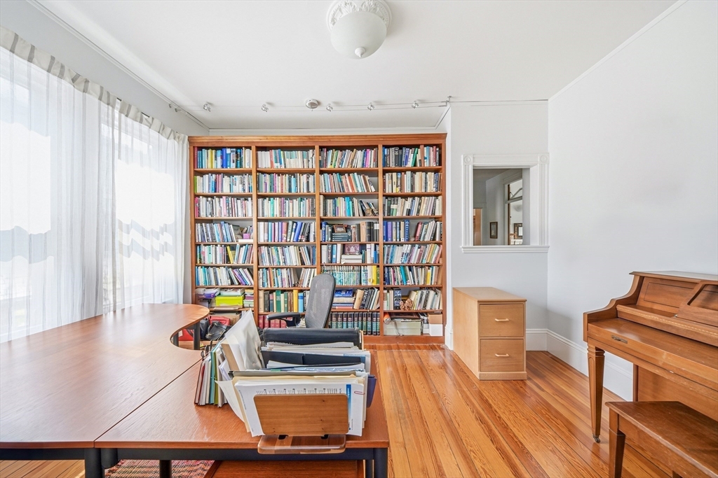113 Antrim St # 3
