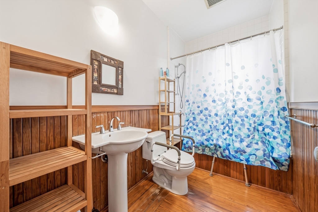 113 Antrim St # 3
