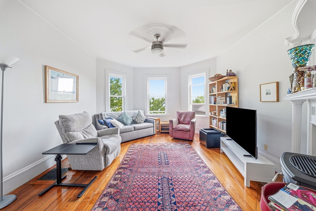 113 Antrim St # 3