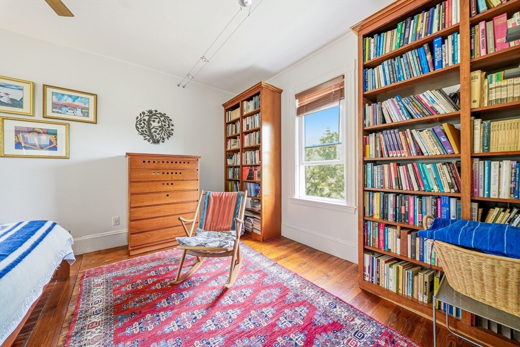 113 Antrim St # 3