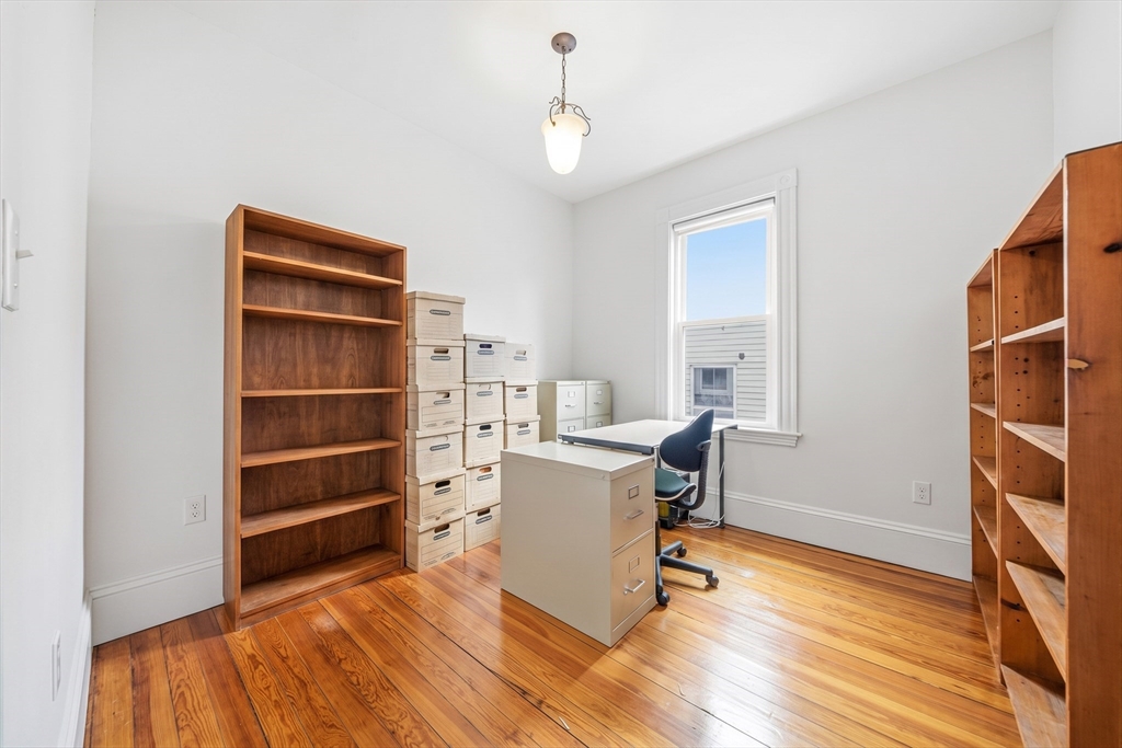 113 Antrim St # 3