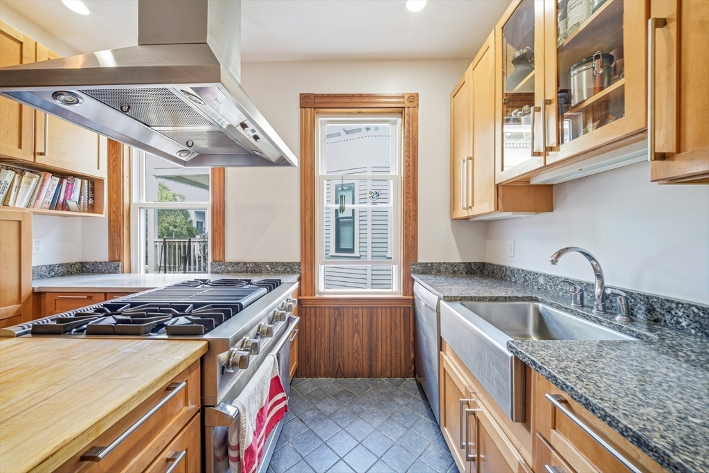 113 Antrim St # 3