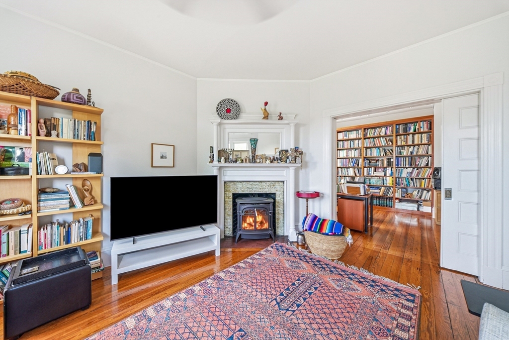 113 Antrim St # 3