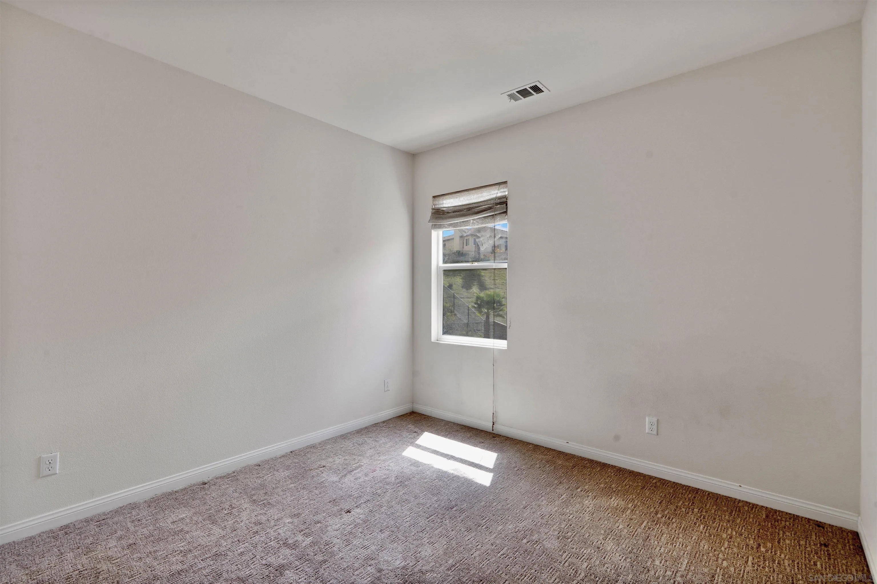 1735 Avenida Regina
