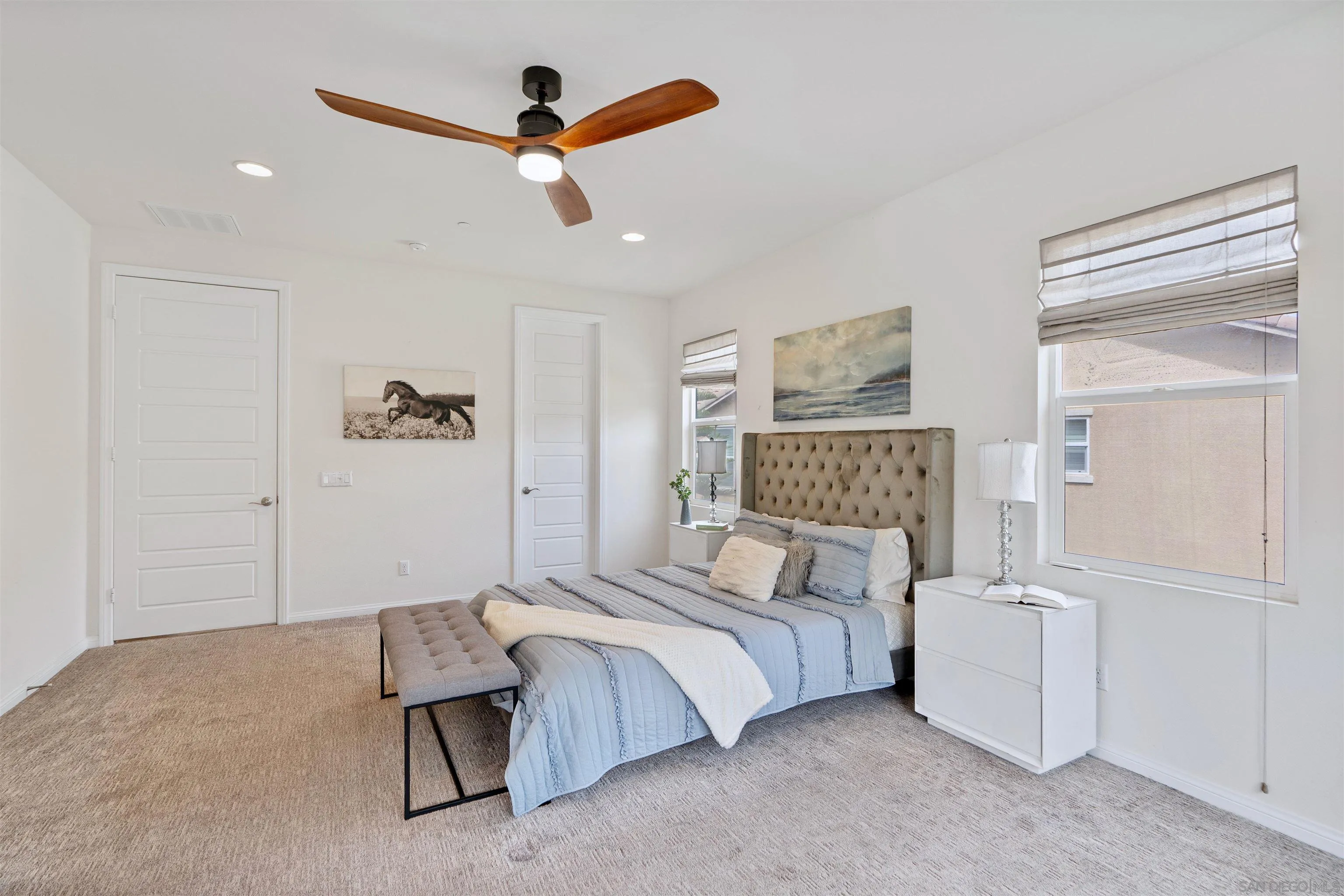 1735 Avenida Regina