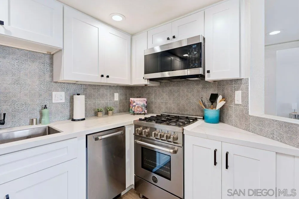7509 Draper Unit 210