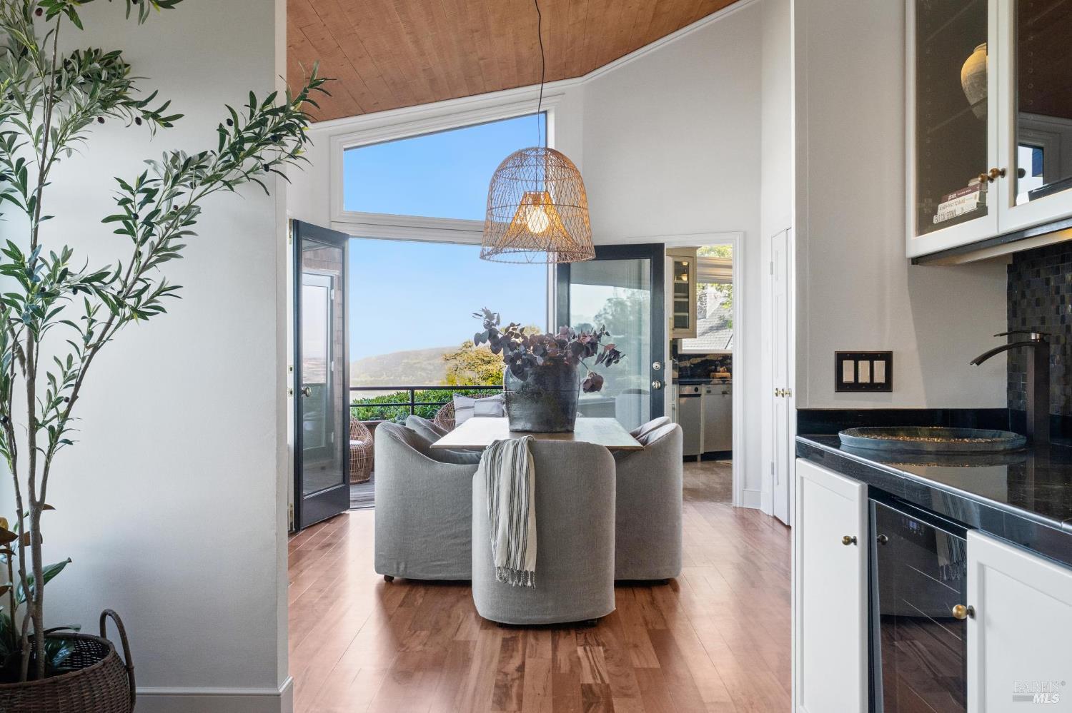 62 Cloud View Road