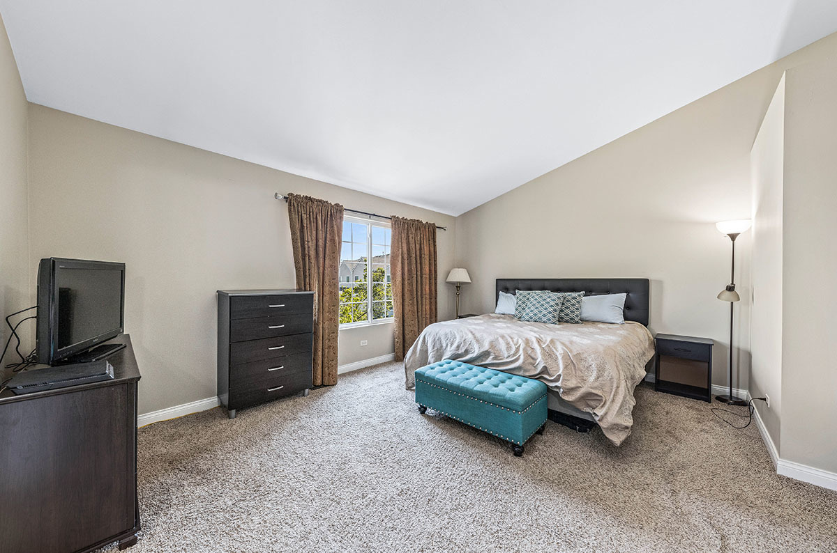 90 Strawflower Court