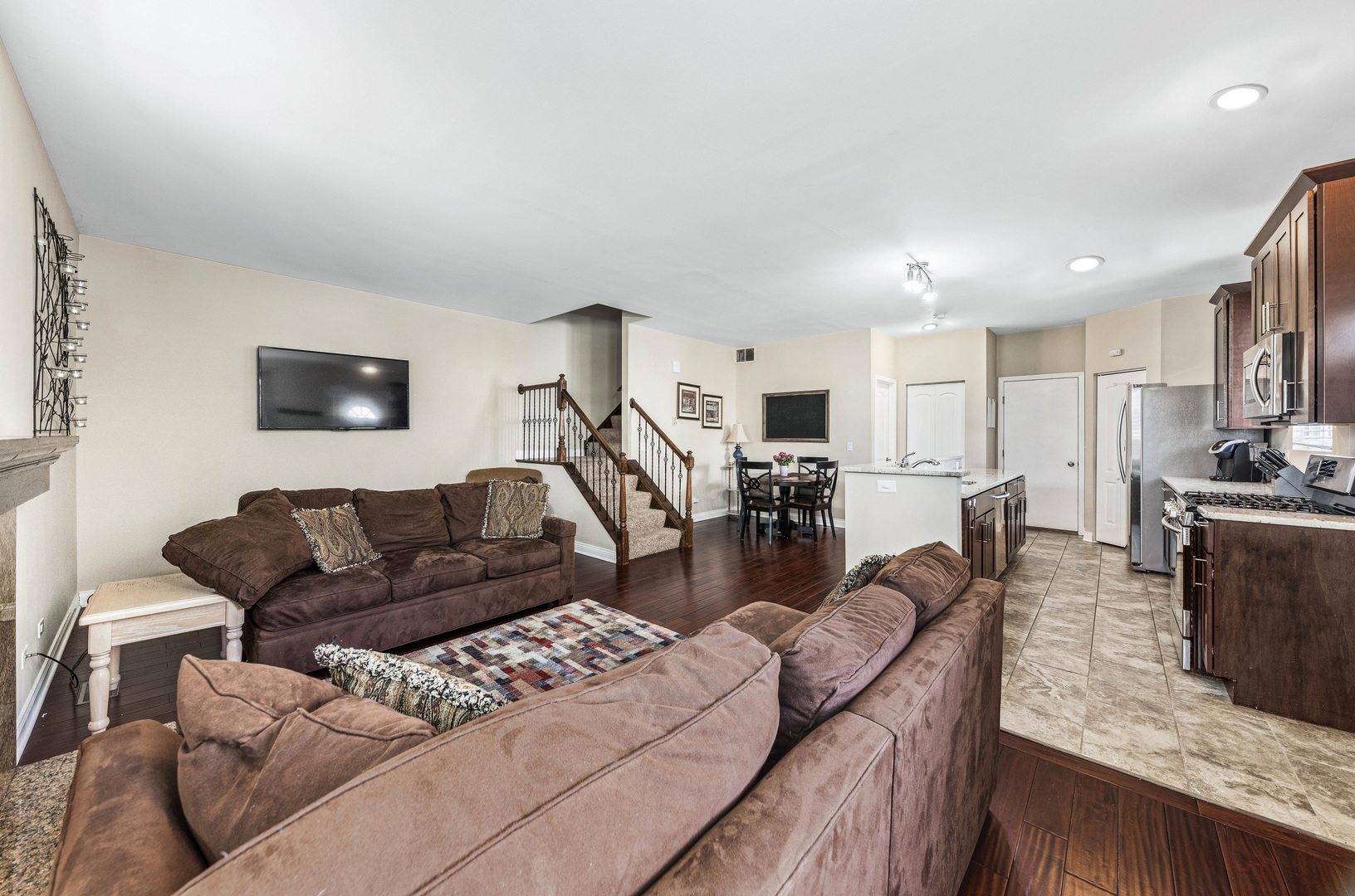 90 Strawflower Court