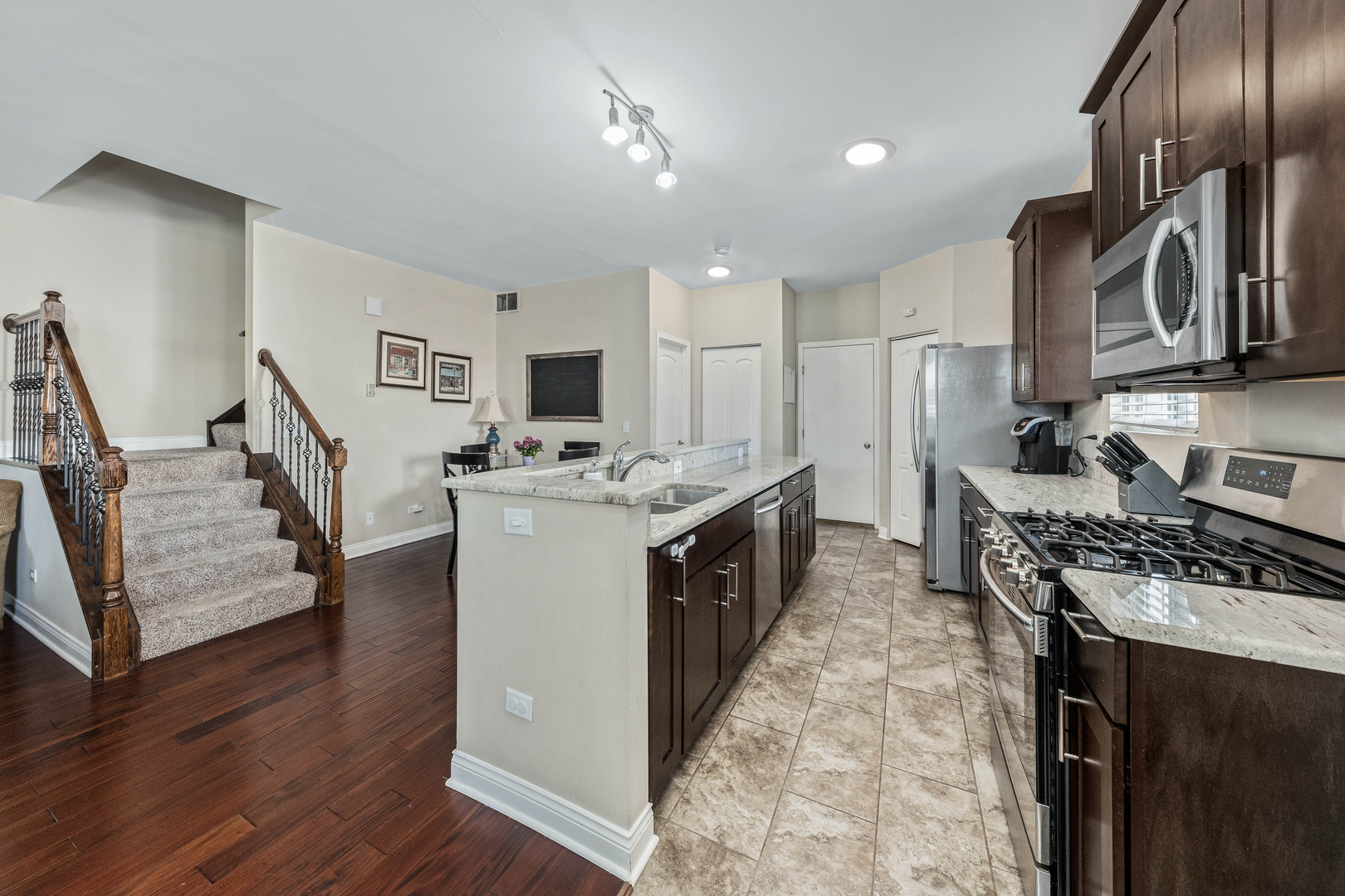 90 Strawflower Court