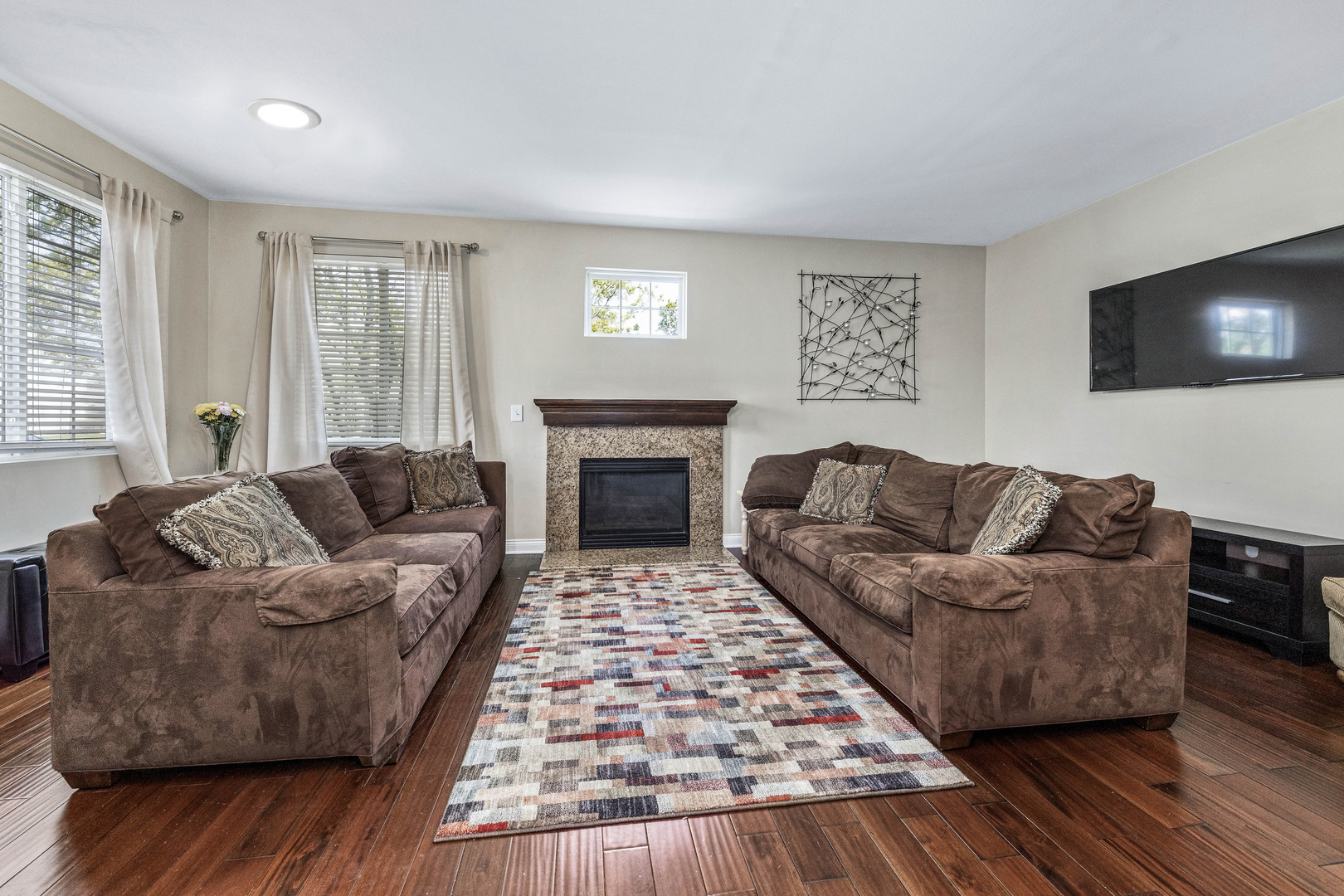 90 Strawflower Court