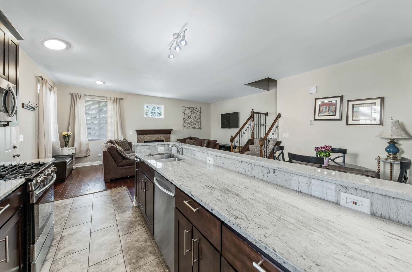 90 Strawflower Court