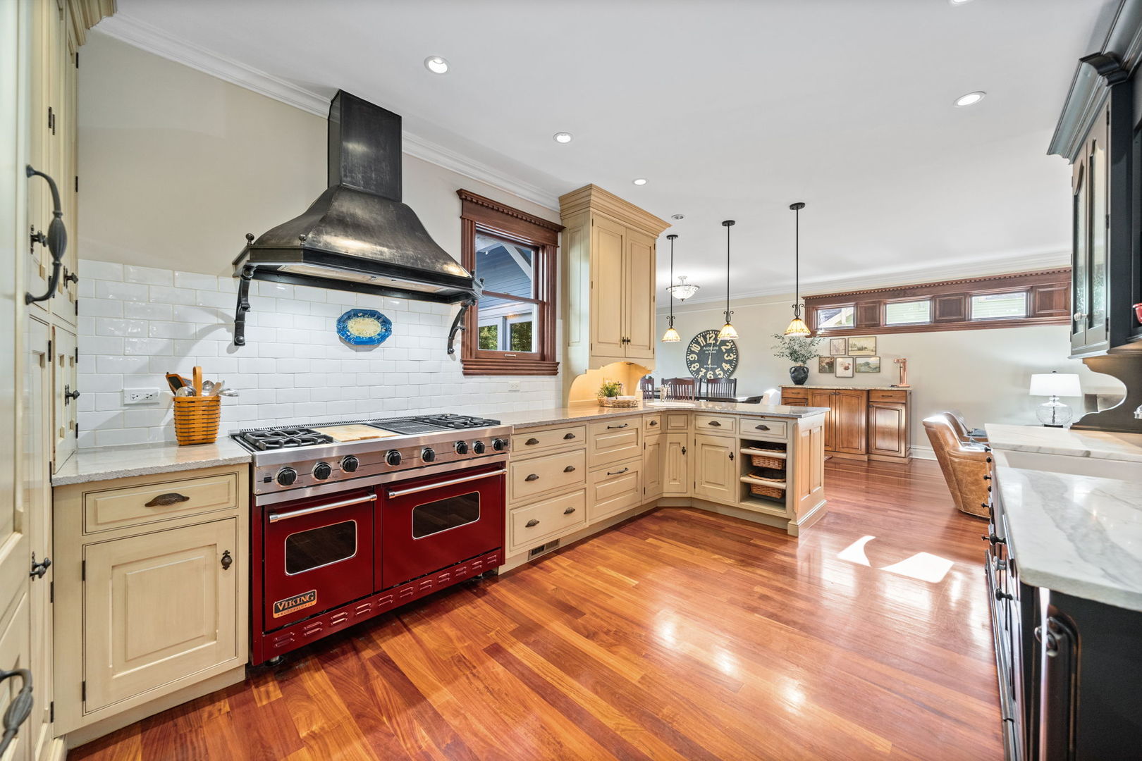 5 N Columbia Street