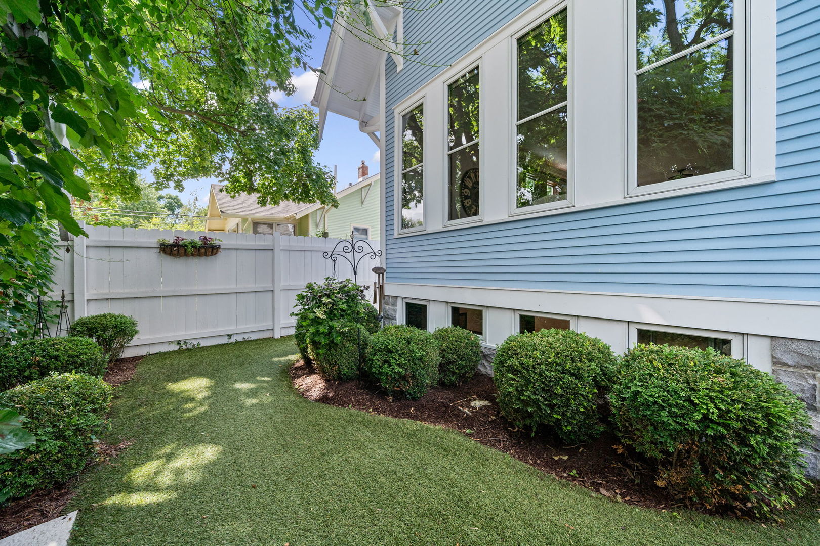5 N Columbia Street