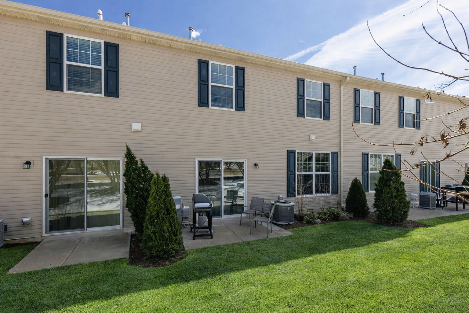 1115 Goldfinch Avenue