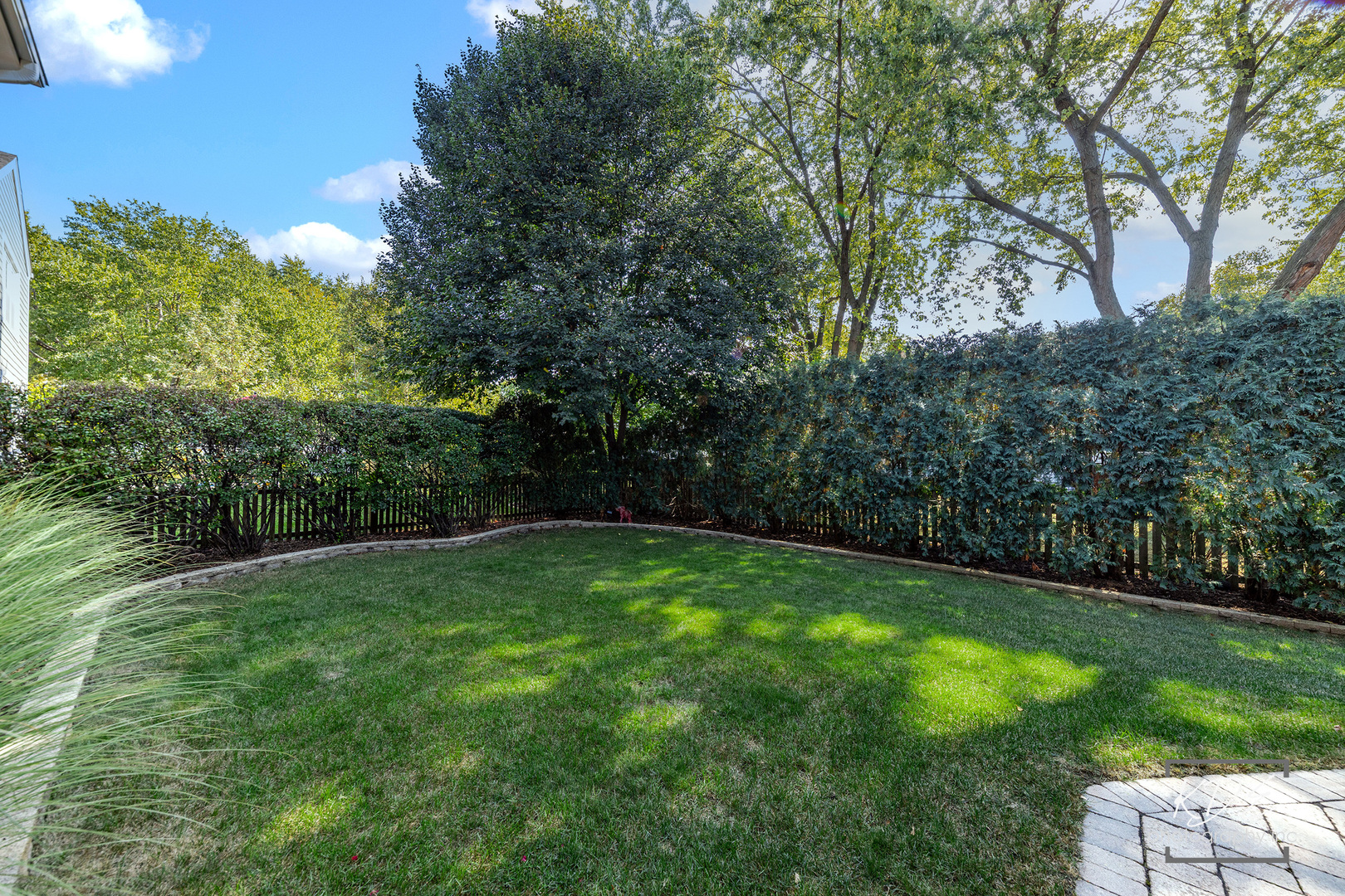 992 Belaire Court