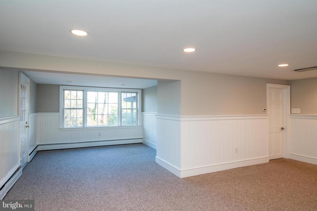 483 HILLTOP ROAD