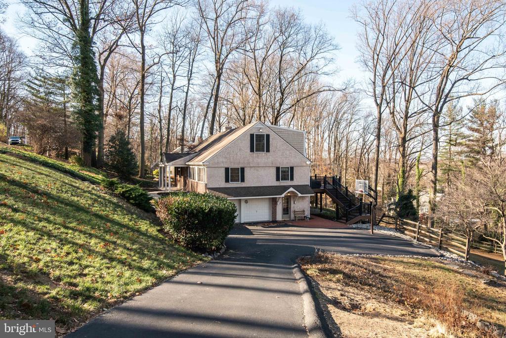 483 HILLTOP ROAD