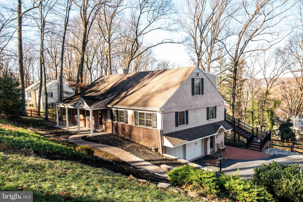 483 HILLTOP ROAD
