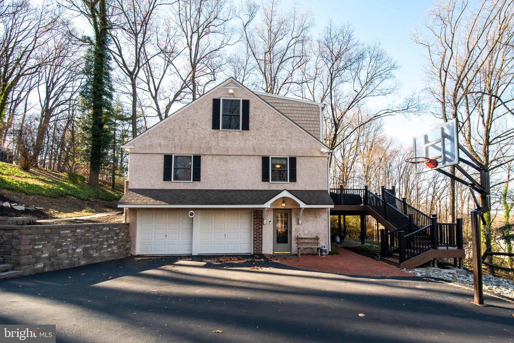 483 HILLTOP ROAD
