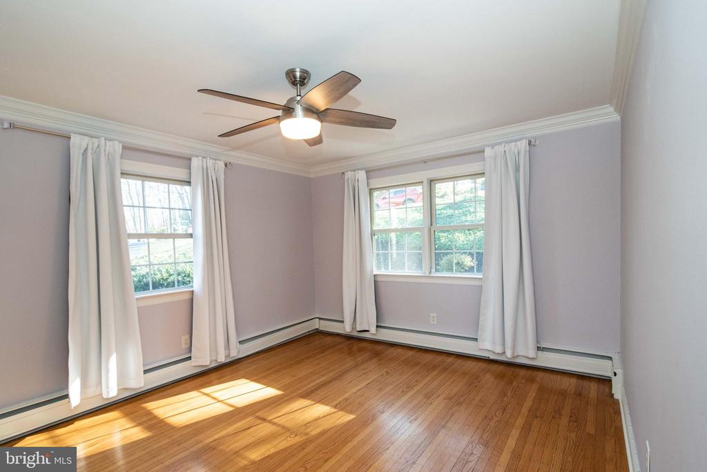 483 HILLTOP ROAD