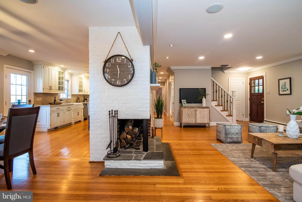 483 HILLTOP ROAD