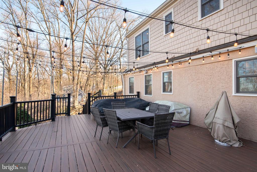 483 HILLTOP ROAD