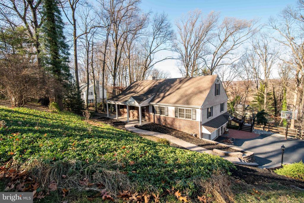 483 HILLTOP ROAD