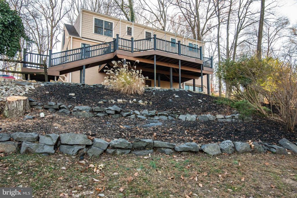 483 HILLTOP ROAD