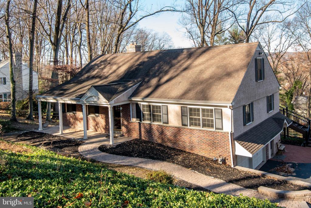 483 HILLTOP ROAD