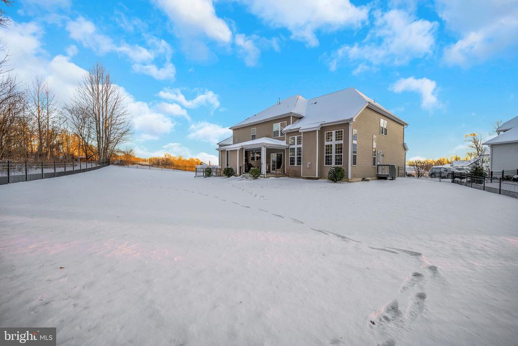 3716 WINTHROP WAY