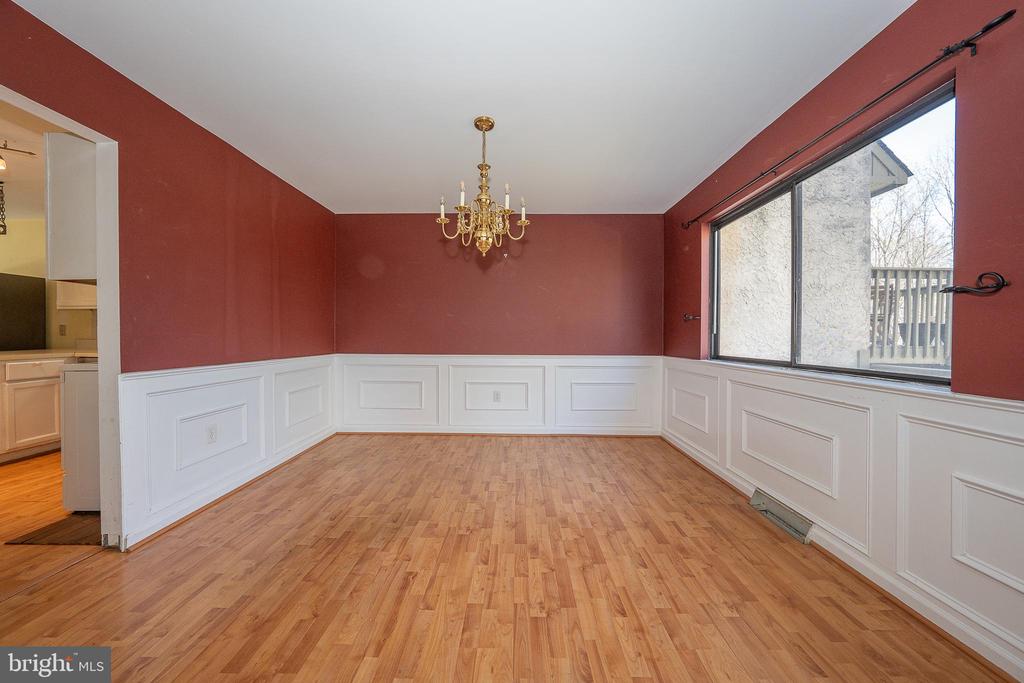 453 LYNETREE DRIVE Unit: 20-D
