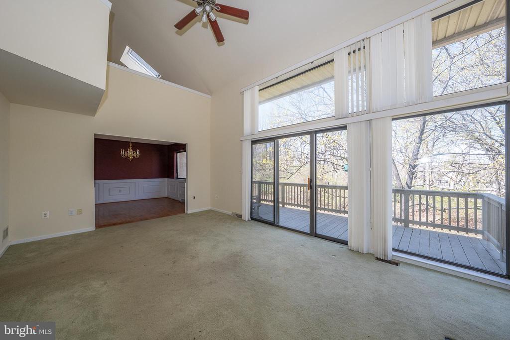 453 LYNETREE DRIVE Unit: 20-D
