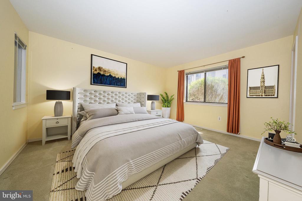 453 LYNETREE DRIVE Unit: 20-D