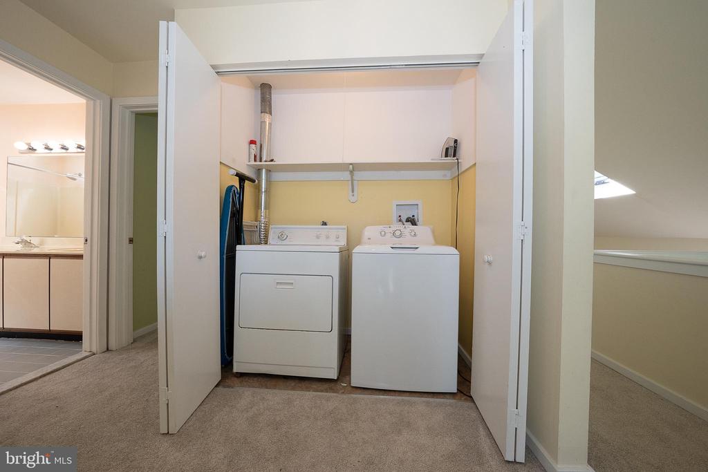 453 LYNETREE DRIVE Unit: 20-D
