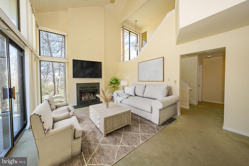 453 LYNETREE DRIVE Unit: 20-D