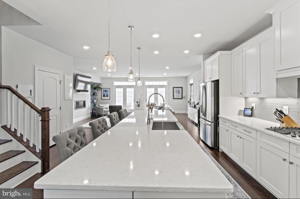 510 CLIFF LANE