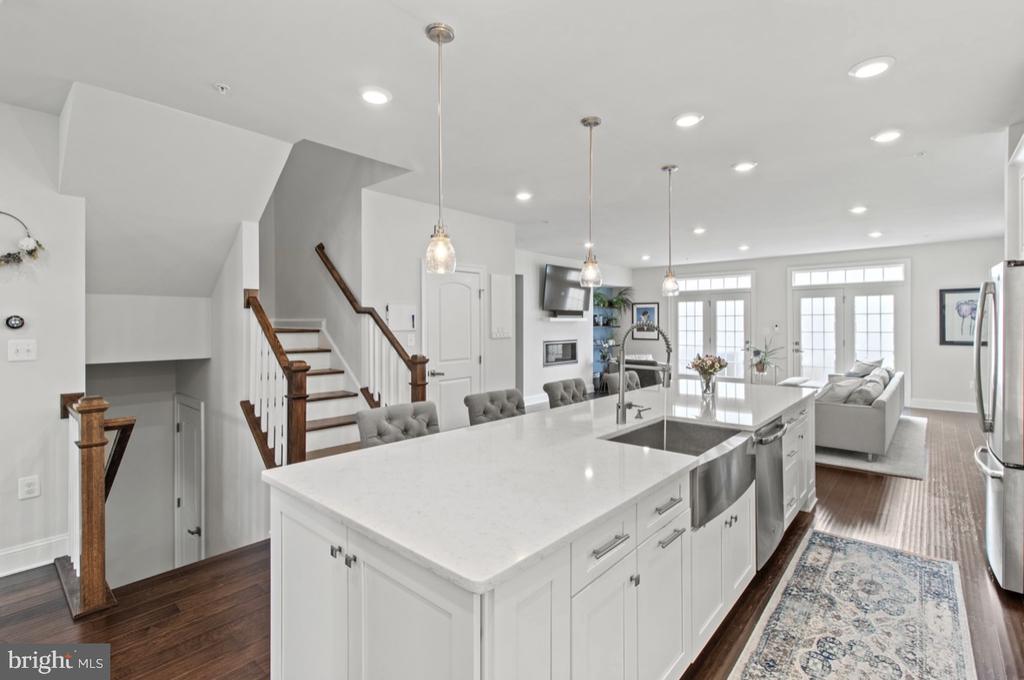 510 CLIFF LANE