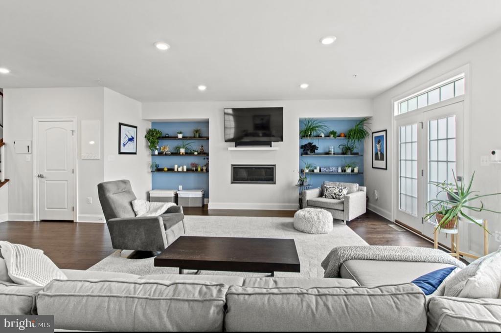 510 CLIFF LANE